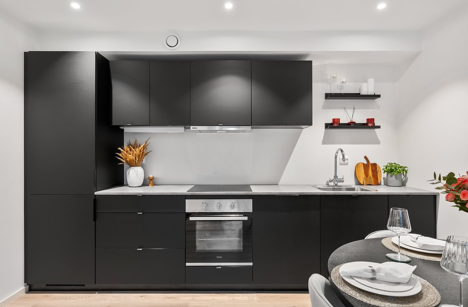 Møblene er «Kun til illustrasjon»